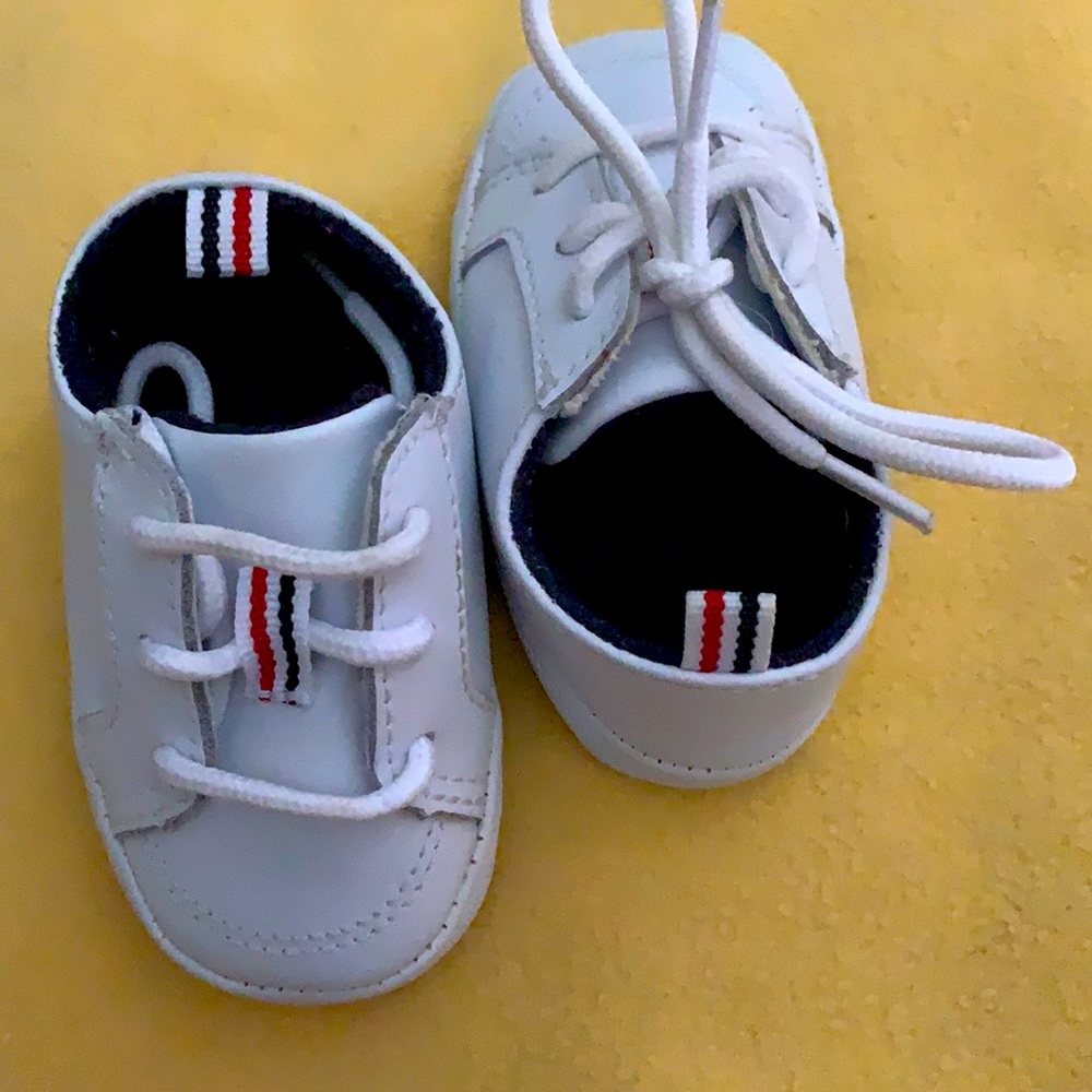 Like new Size 2 Infant tennis shoes 👟! Adorable
